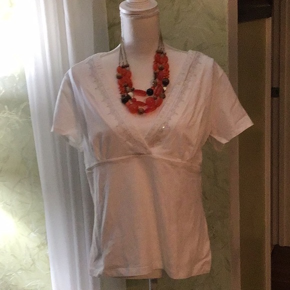 3 for $25! NWT Beautiful White Embellished Top - Picture 1 of 7